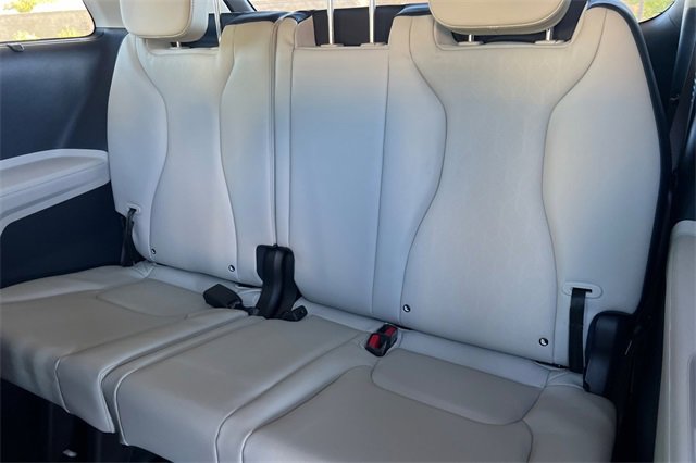 New 2026 Kia Carnival EX image 17