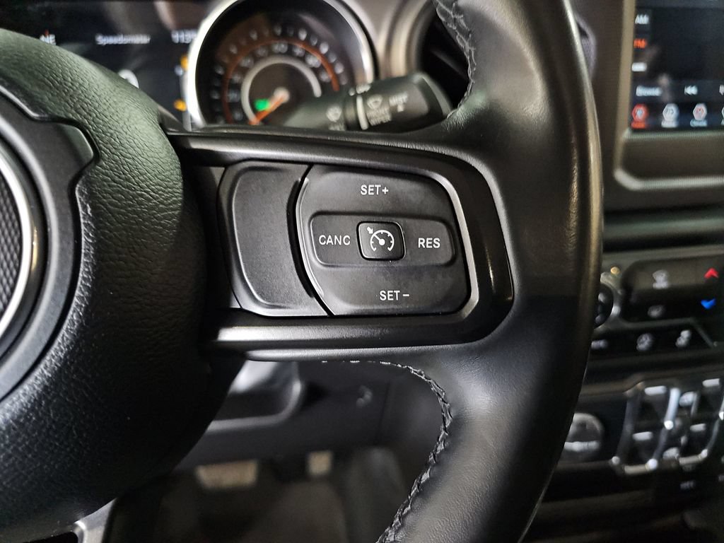 Used 2022 Jeep Gladiator Mojave AWD/4WD image 12