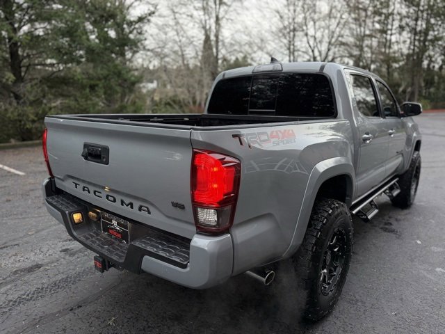 Used 2018 Toyota Tacoma TRD Sport image 5