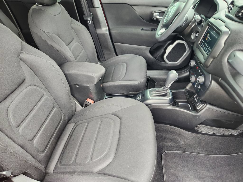 Used 2019 Jeep Renegade Latitude FWD image 15