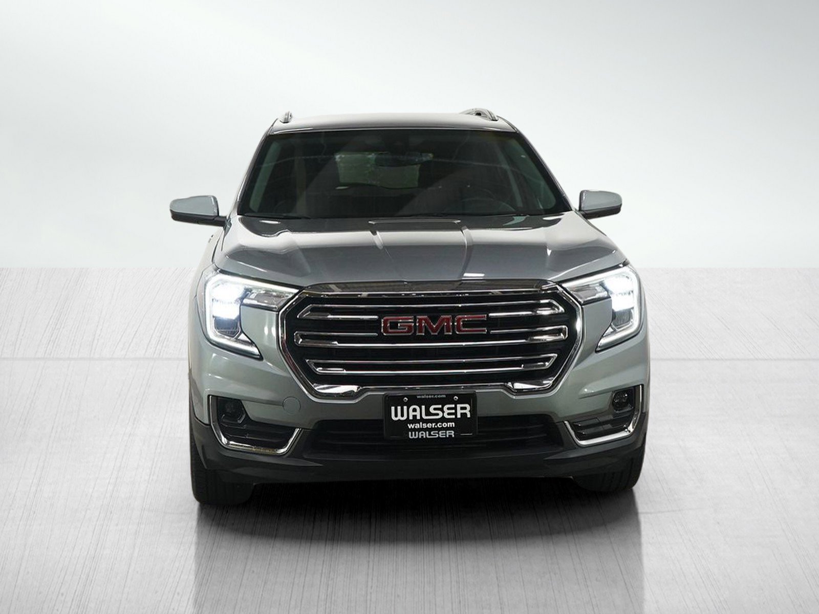 Used 2024 GMC Terrain SLT image 8