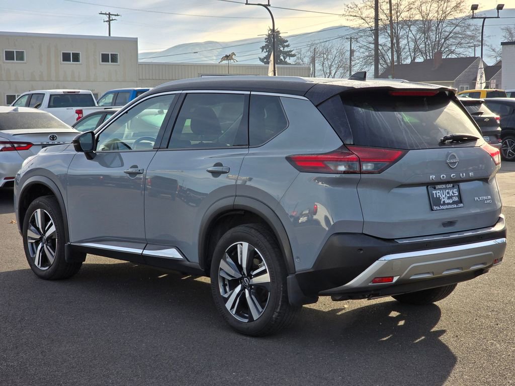 Used 2023 Nissan Rogue Platinum w/ Platinum Premium Package image 3