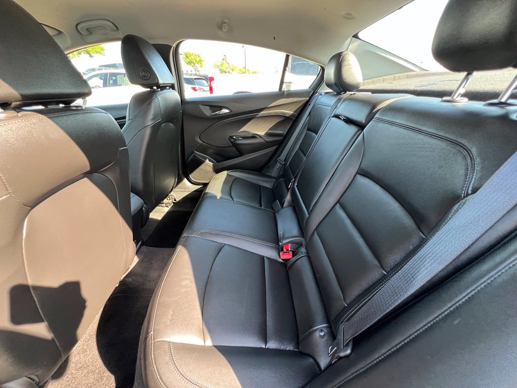Used 2019 Chevrolet Cruze Premier FWD image 20