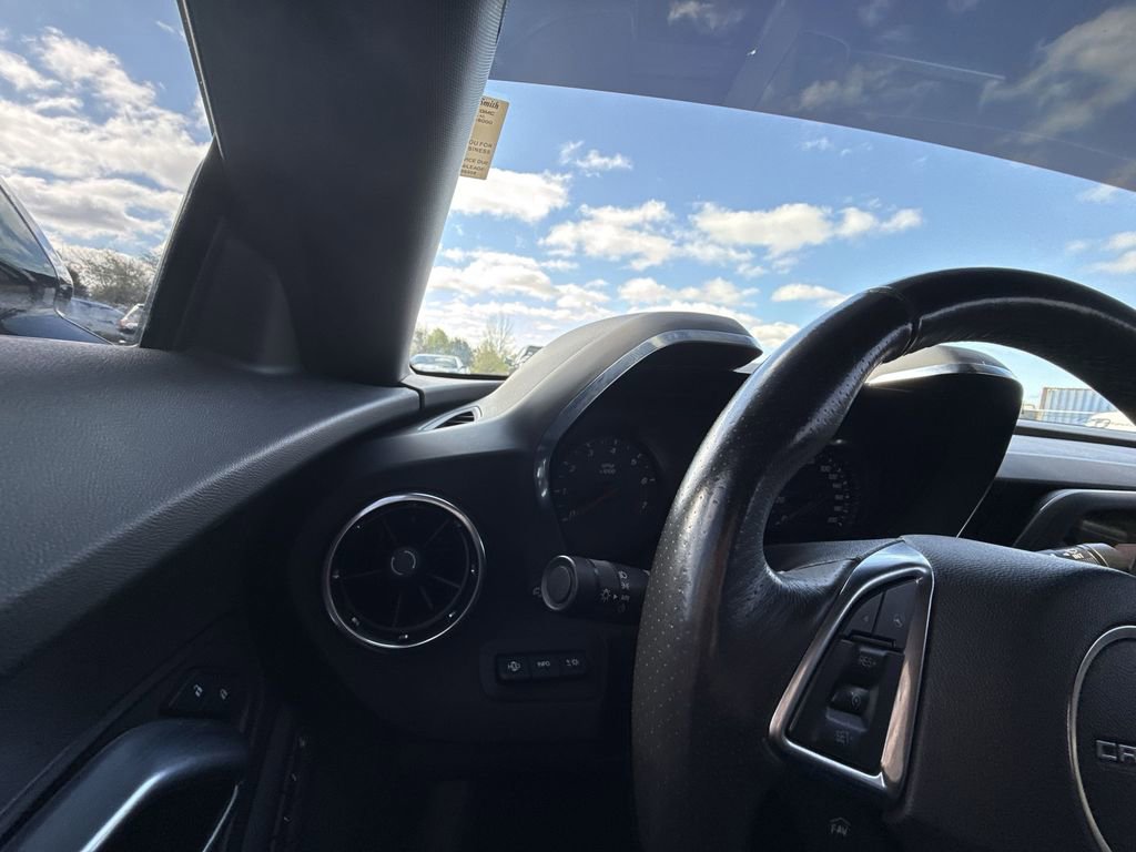 Used 2018 Chevrolet Camaro SS w/ LPO RS/SS Interior Package image 24