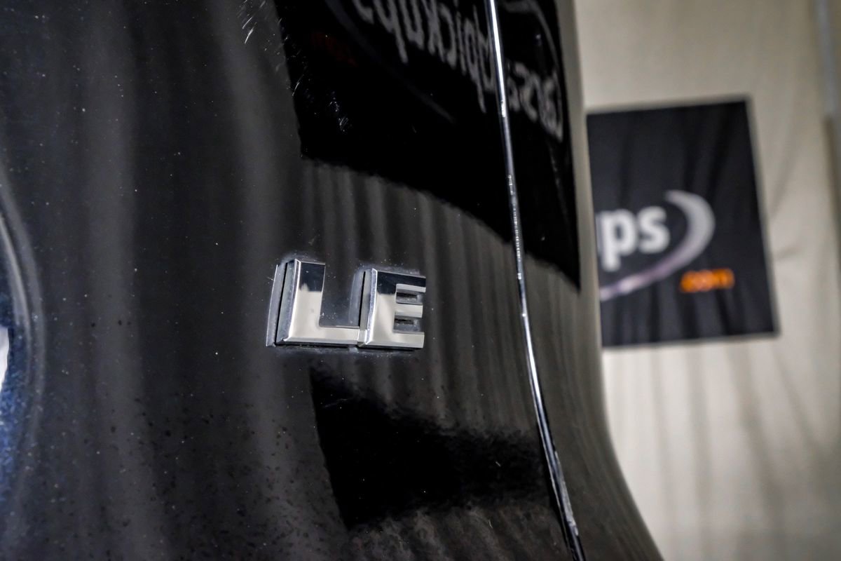 Used 2021 Toyota RAV4 LE FWD image 42