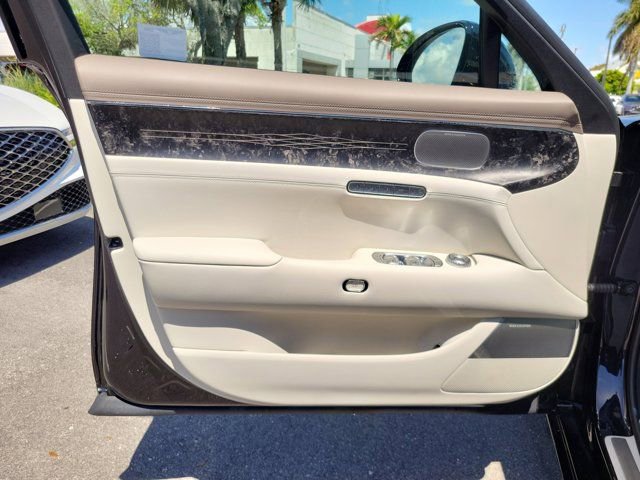 Used 2025 Genesis G90 3.5T image 21