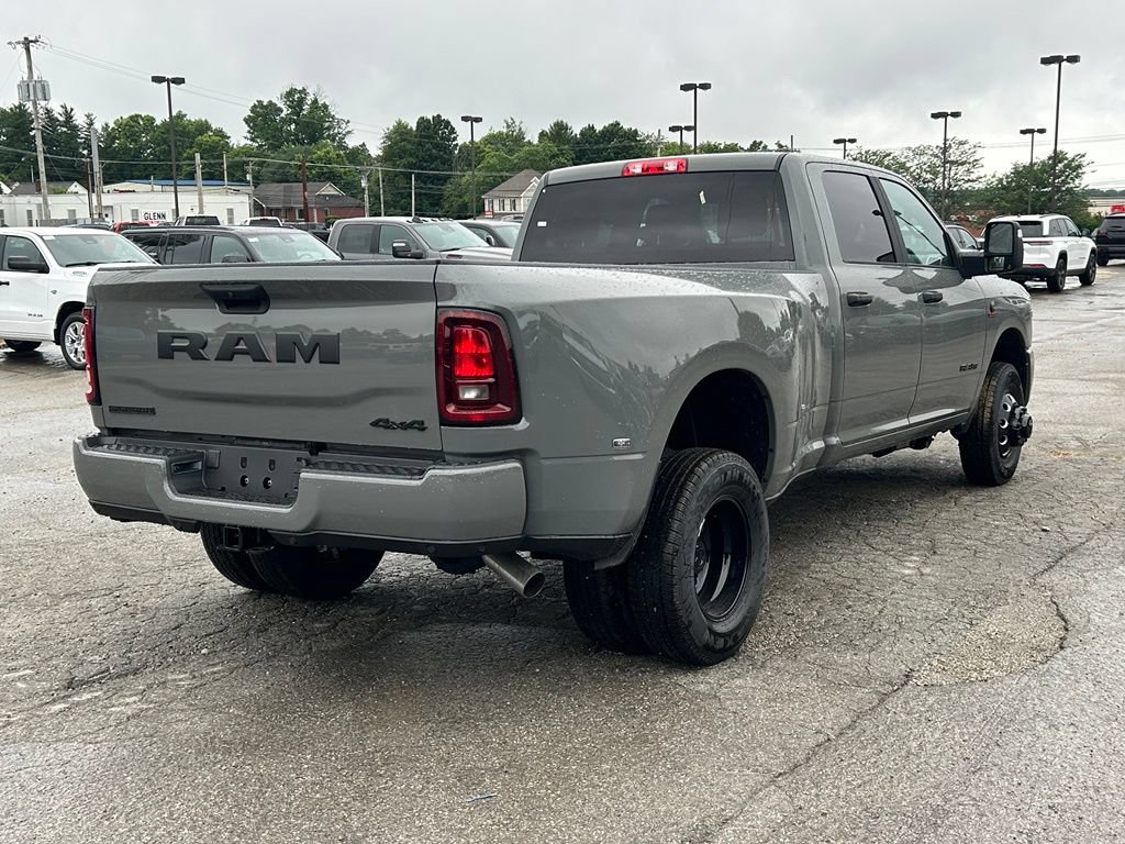 New 2026 RAM 3500 Big Horn AWD/4WD image 6