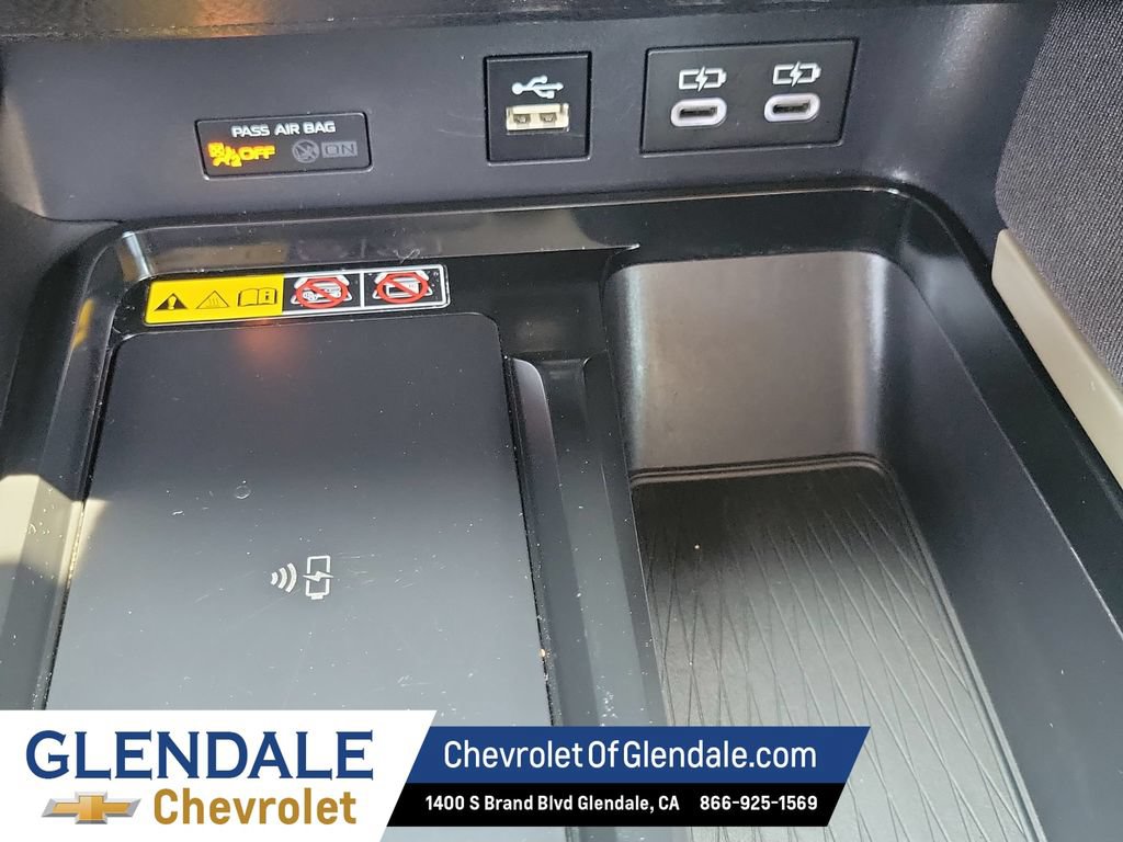 Used 2025 Toyota Camry LE FWD image 28