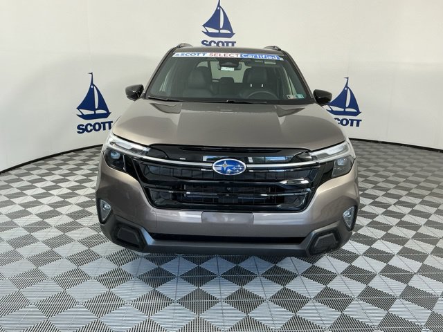 Used 2025 Subaru Forester Touring AWD/4WD image 2