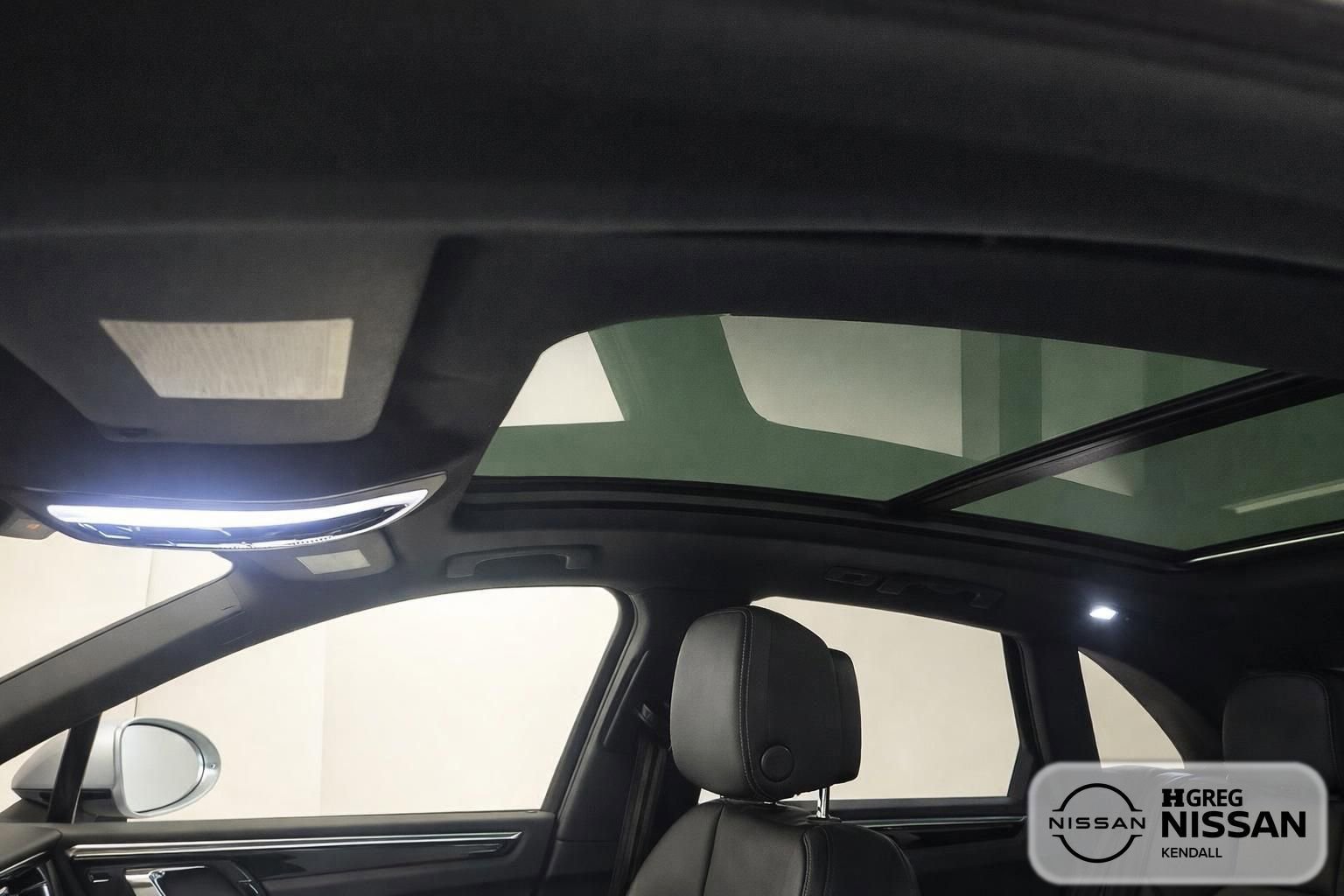 Used 2021 Porsche Macan AWD/4WD image 11