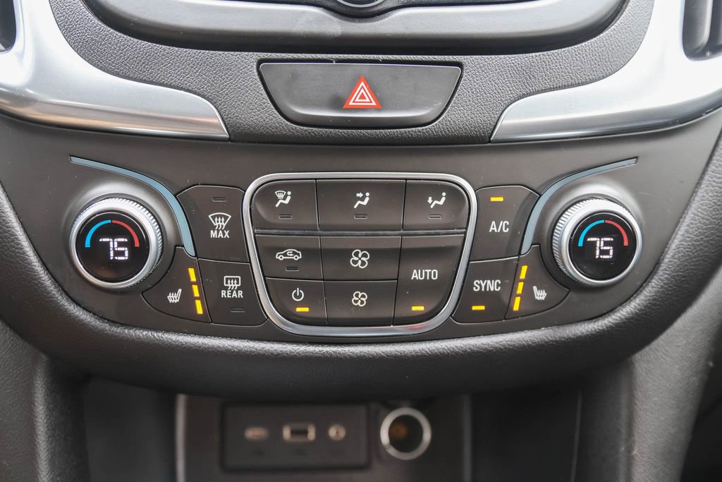 Used 2021 Chevrolet Equinox LT image 22