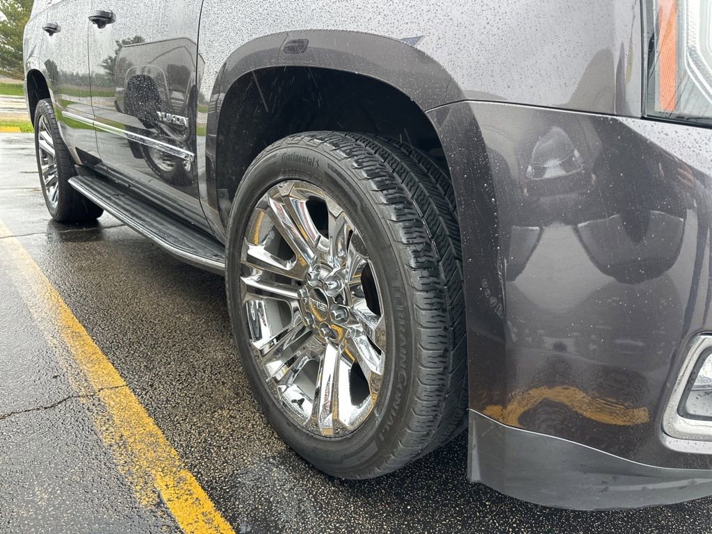 Used 2017 GMC Yukon SLT w/ Premium Edition AWD/4WD image 4