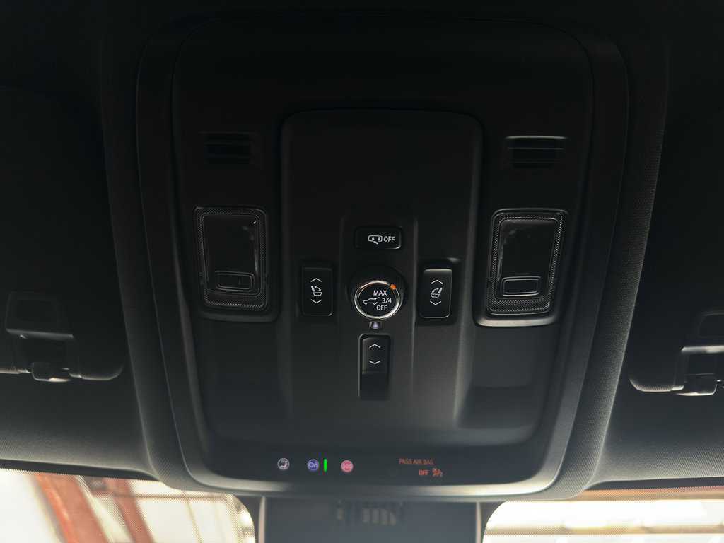 New 2025 Chevrolet Suburban Premier image 25