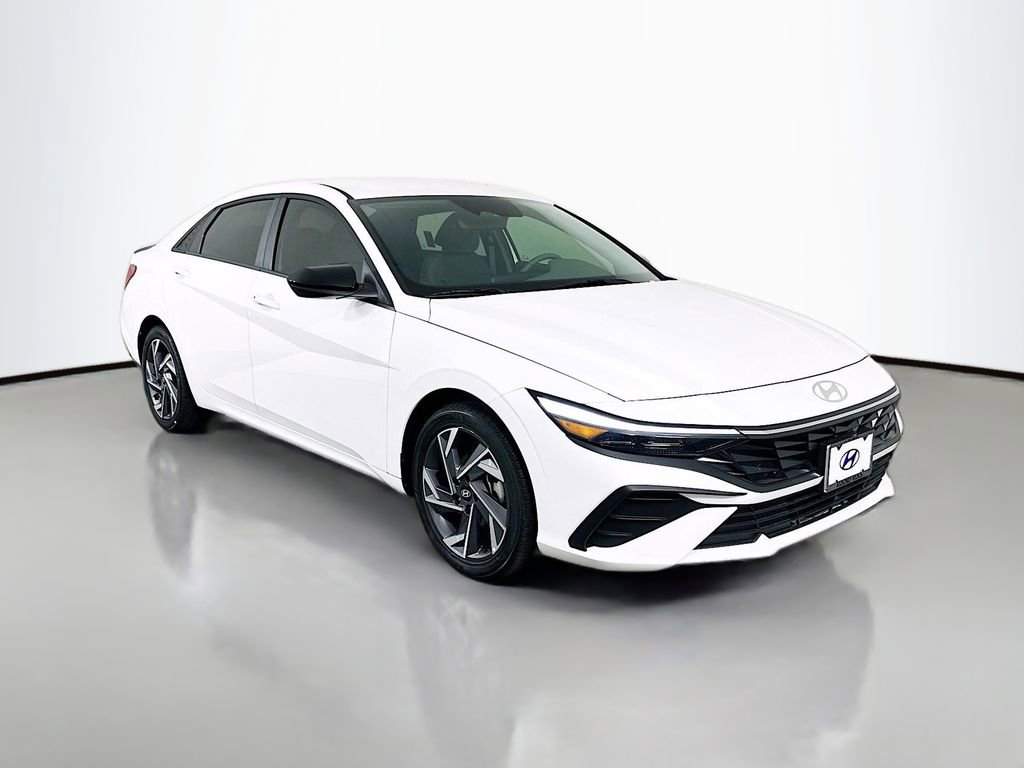 New 2025 Hyundai Elantra Sport image 3