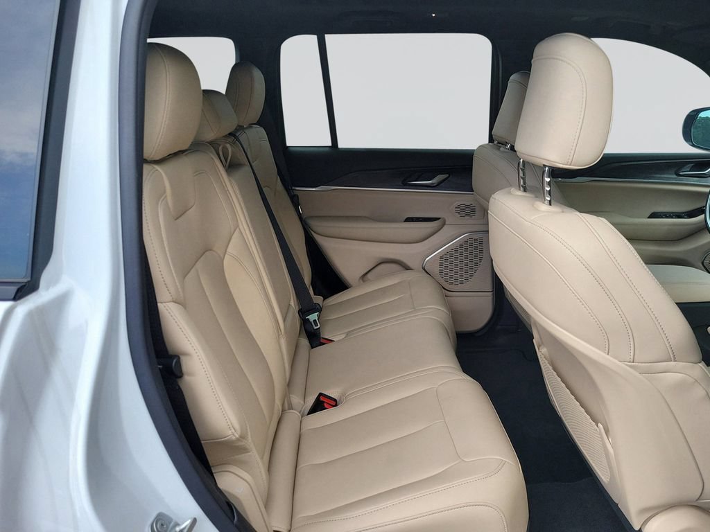 New 2026 Jeep Grand Cherokee Limited w/ Limited Altitude Package RWD image 35