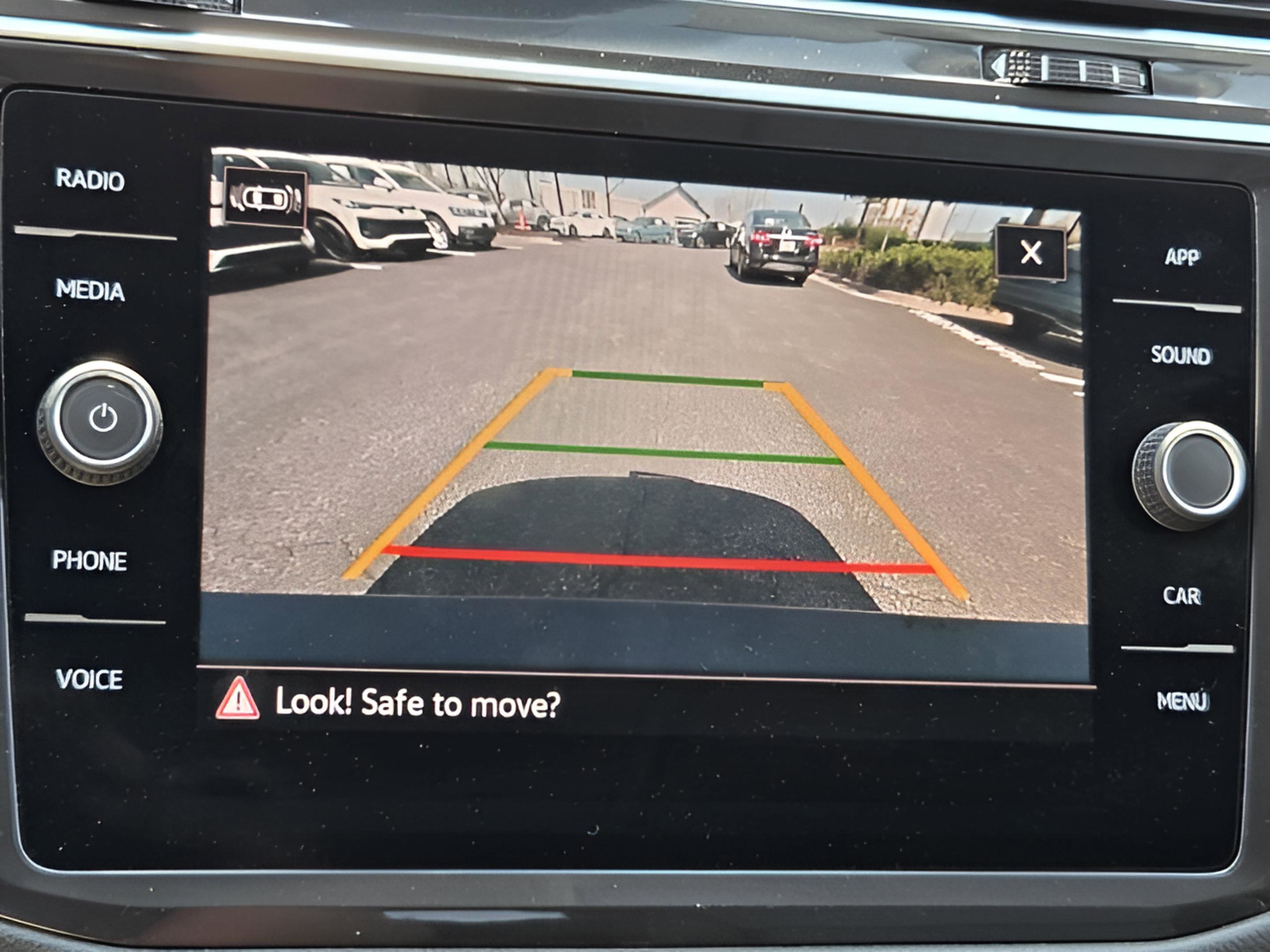 Used 2023 Volkswagen Tiguan SE image 49