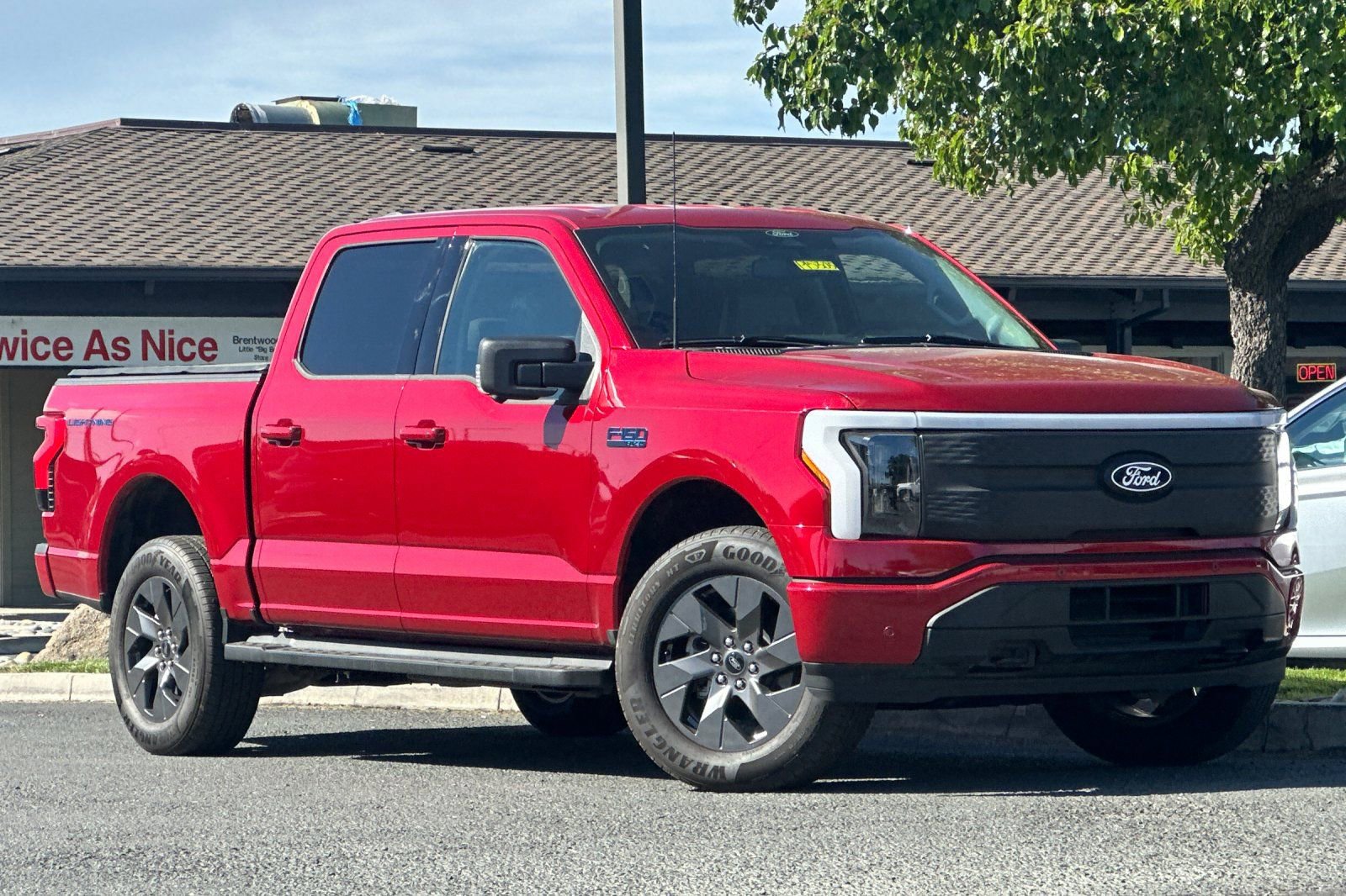 Used 2025 Ford F150 Lightning Flash image 2