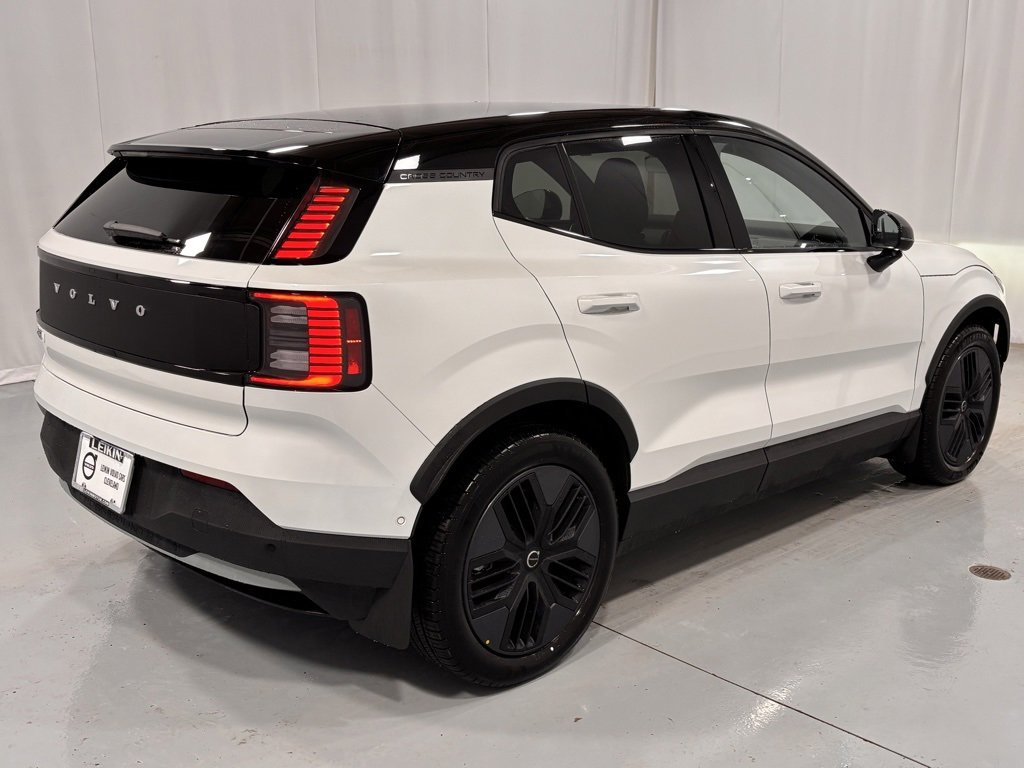 New 2026 Volvo EX30 Cross Country Ultra image 6