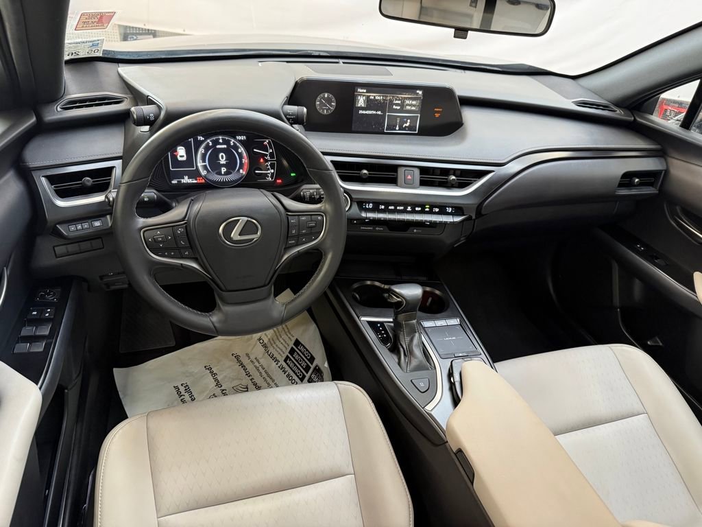 Used 2022 Lexus UX 200 image 12