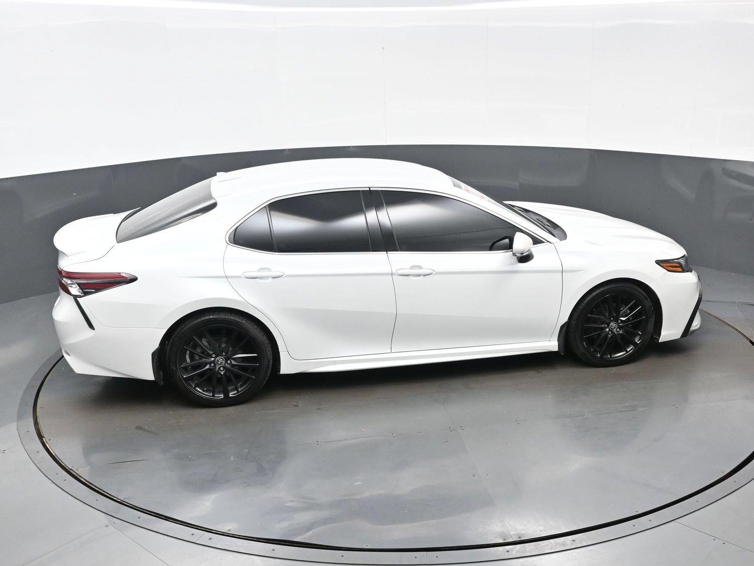 Used 2022 Toyota Camry XSE w/ Cold Weather Package FWD image 43