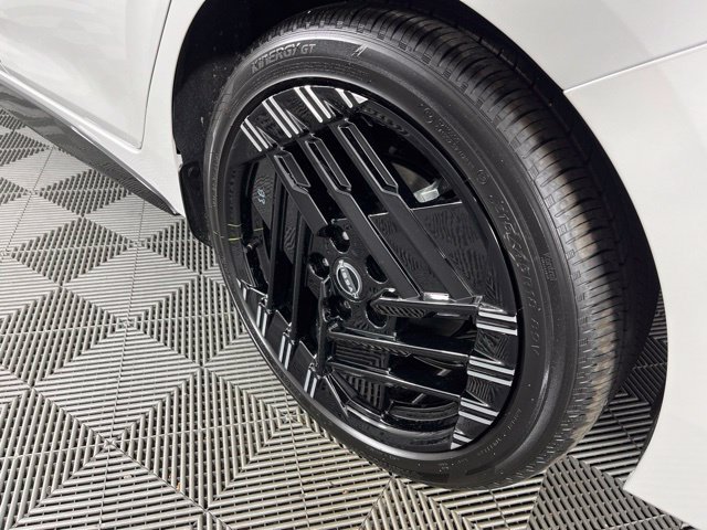 New 2027 Nissan Sentra SR w/ SR Premium Package FWD image 10
