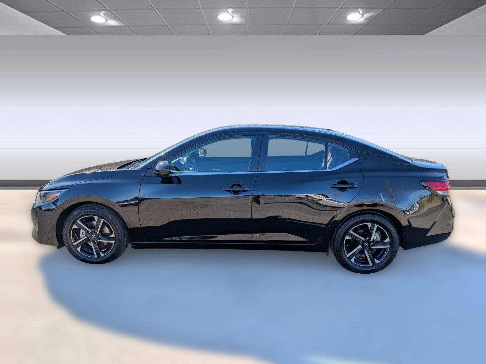 Used 2024 Nissan Sentra SV image 2