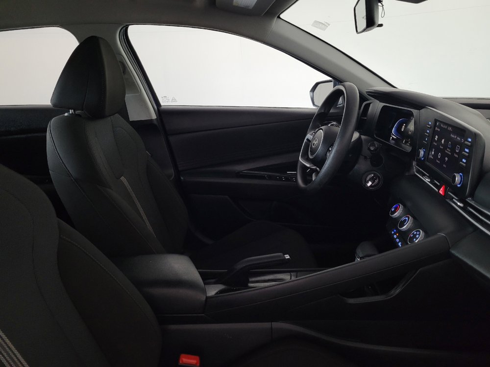 Used 2024 Hyundai Elantra SE FWD image 21