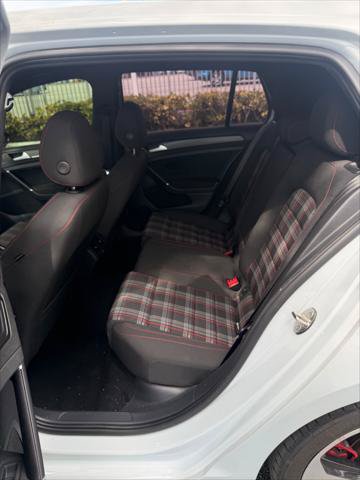 Used 2018 Volkswagen GTI SE FWD image 17