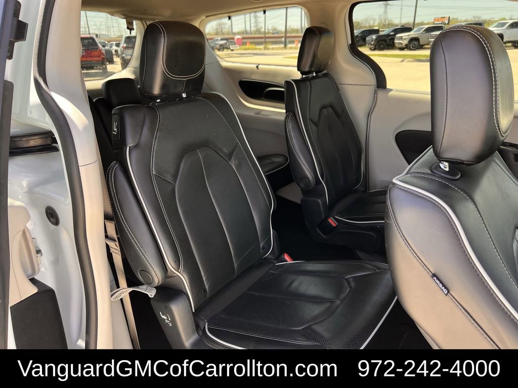 Used 2023 Chrysler Pacifica Limited image 29