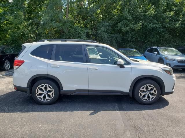 Used 2019 Subaru Forester Premium w/ All-Weather Package AWD/4WD image 2