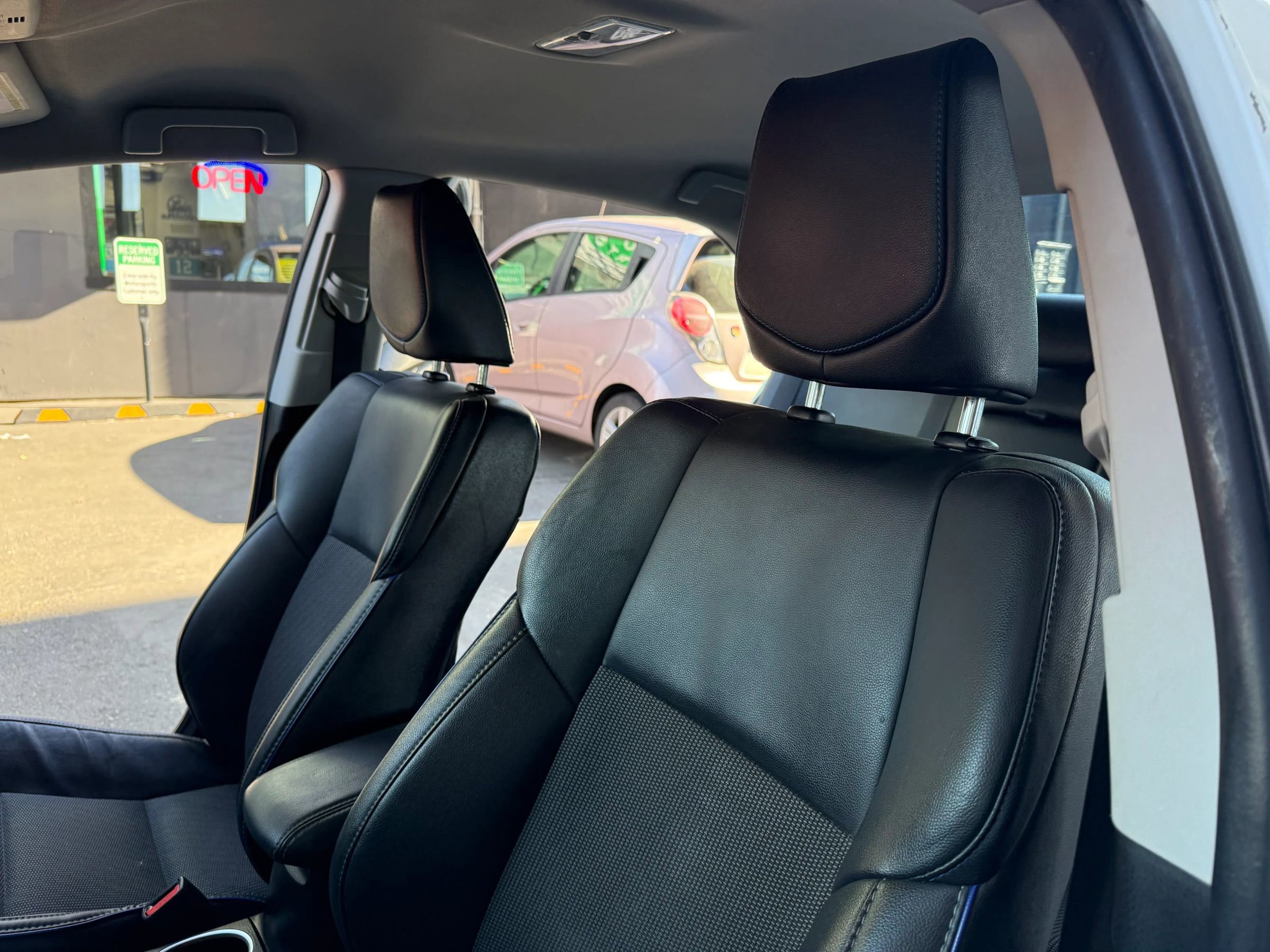 Used 2017 Toyota Corolla SE image 11