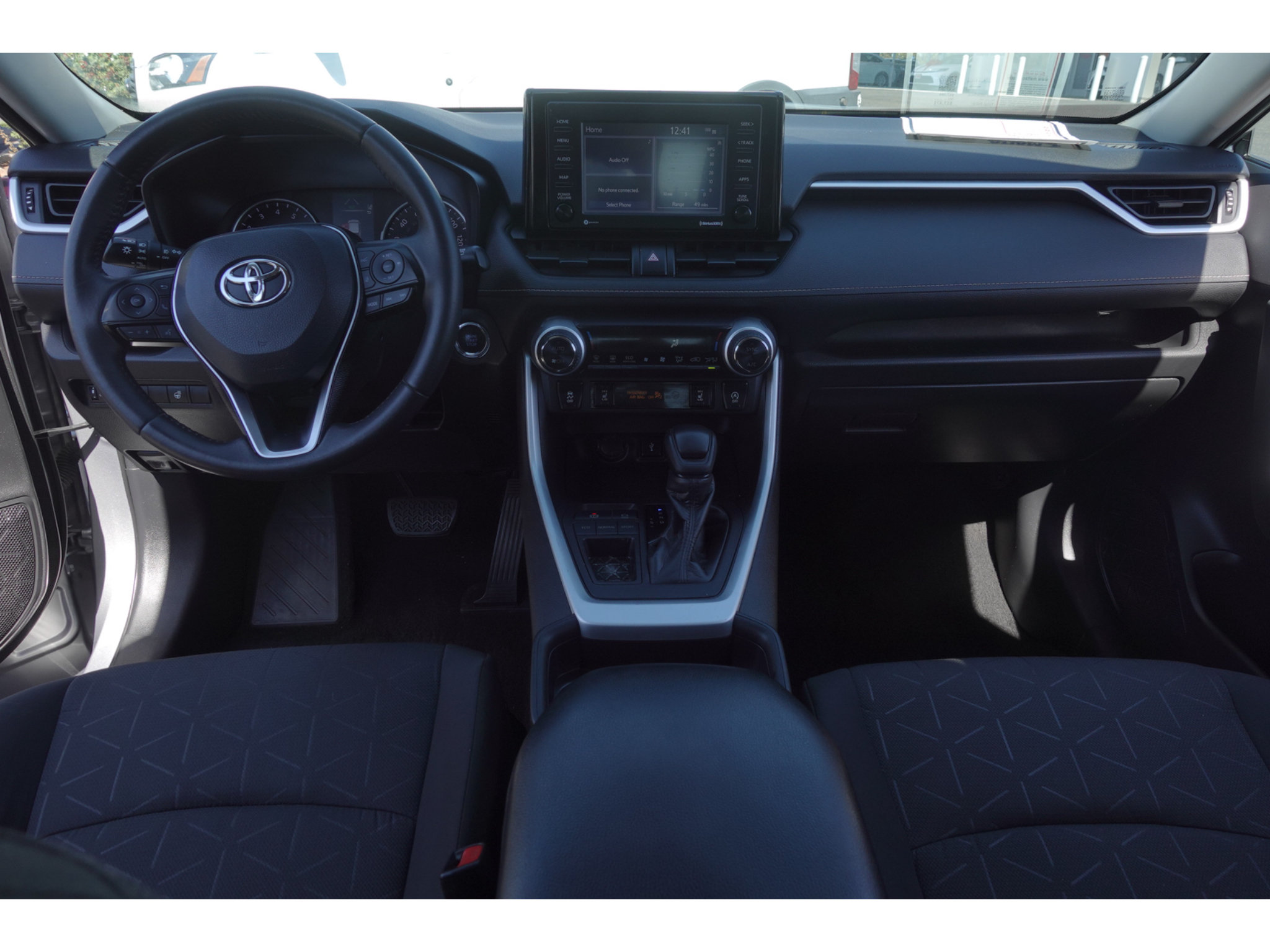 Used 2021 Toyota RAV4 XLE w/ XLE Grade Weather Package FWD image 23