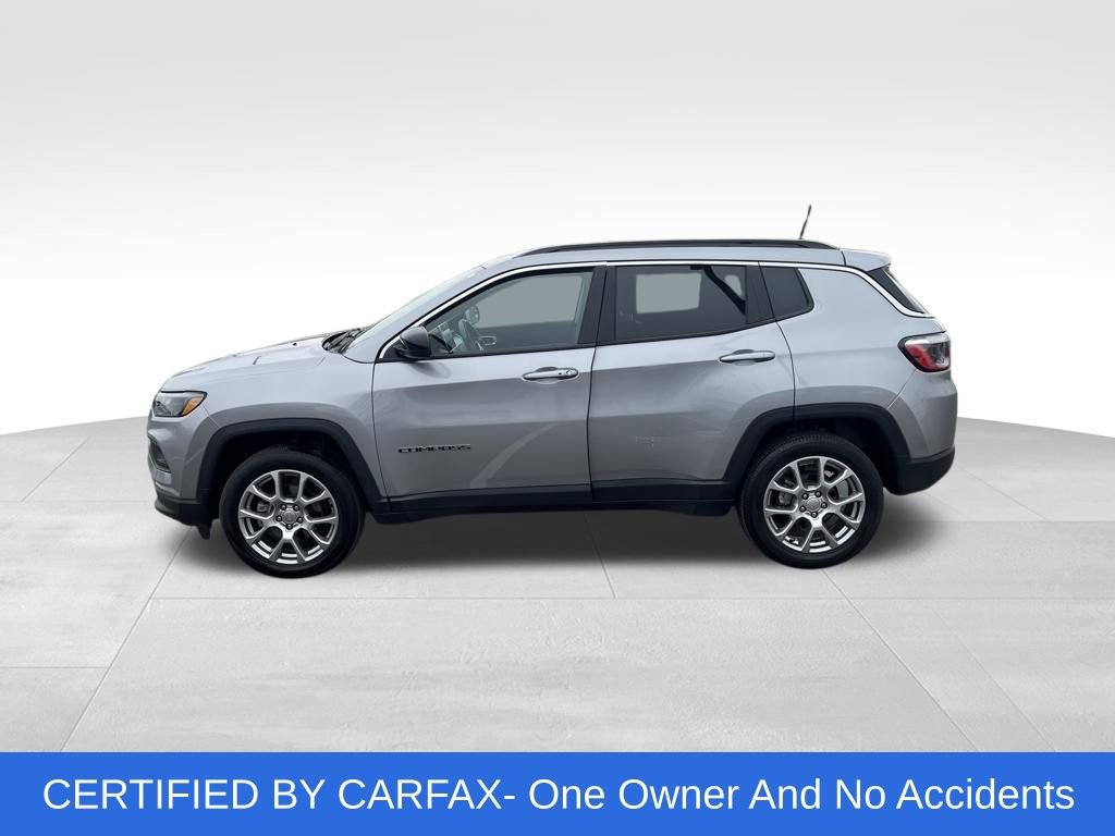 Used 2022 Jeep Compass Latitude image 2