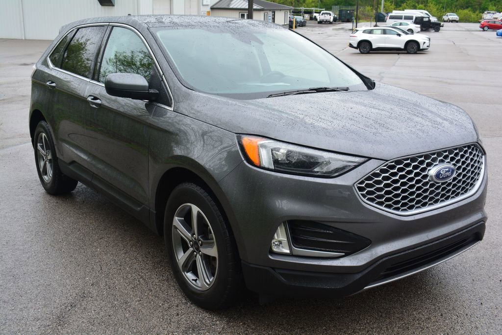 Used 2023 Ford Edge SEL w/ Convenience Package AWD/4WD image 4