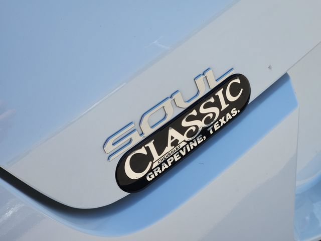 Used 2025 Kia Soul LX w/ LX Technology Package FWD image 9