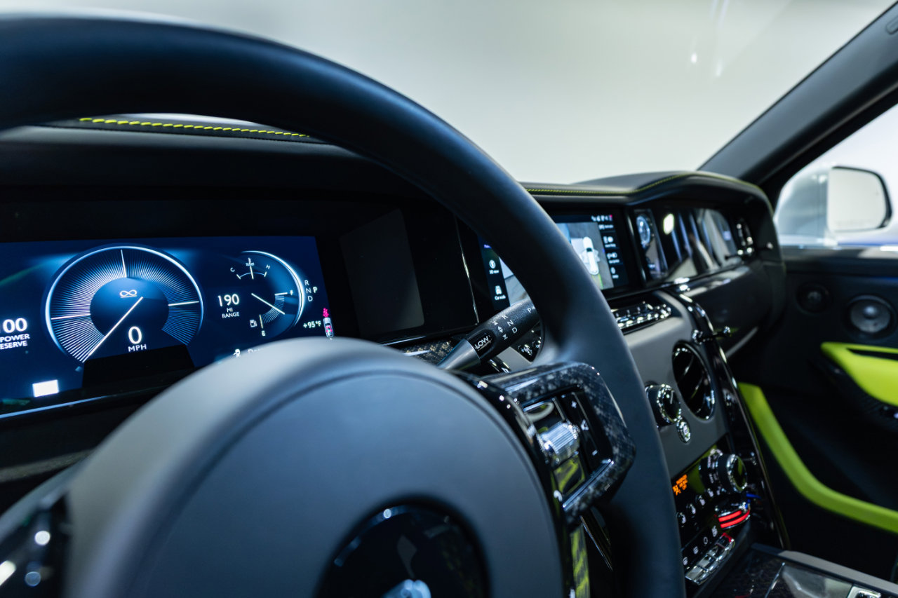 Used 2025 Rolls-Royce Cullinan Black Badge image 20