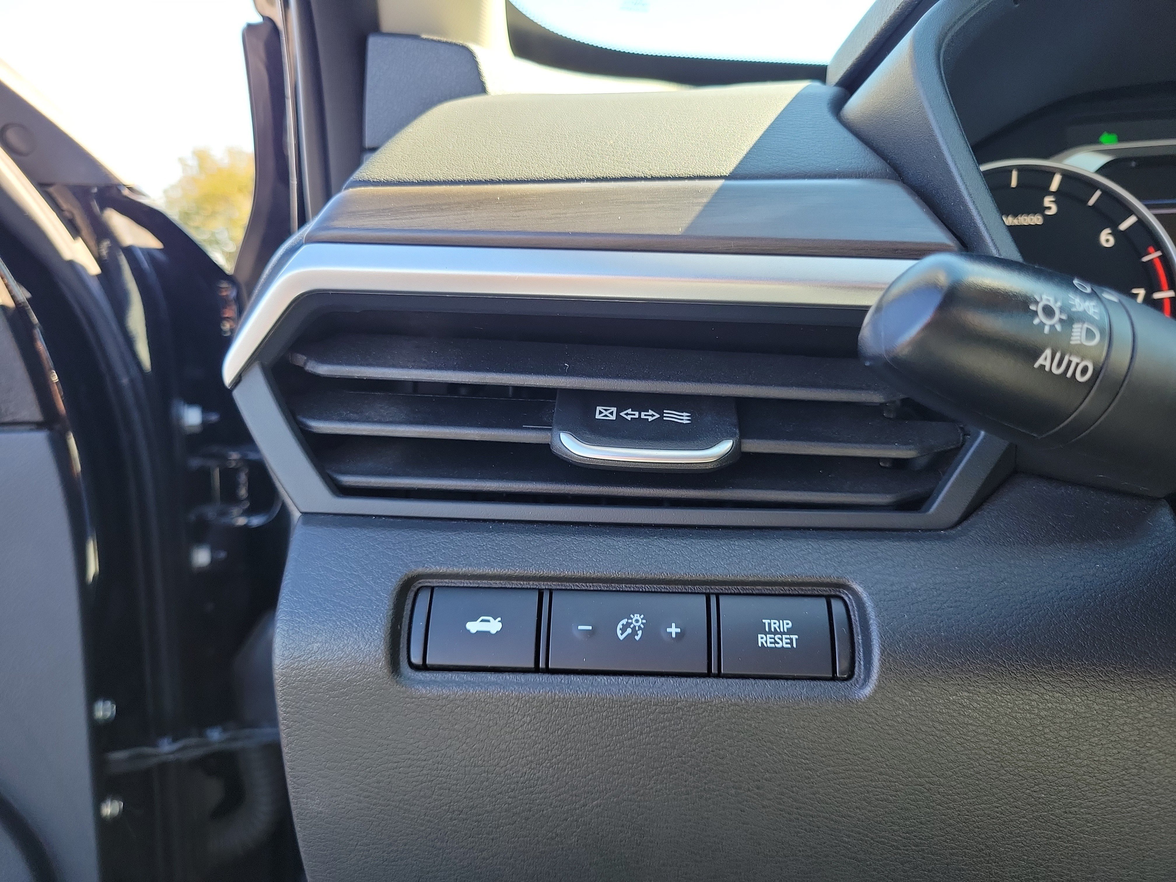 Certified 2025 Nissan Altima 2.5 SV FWD image 20