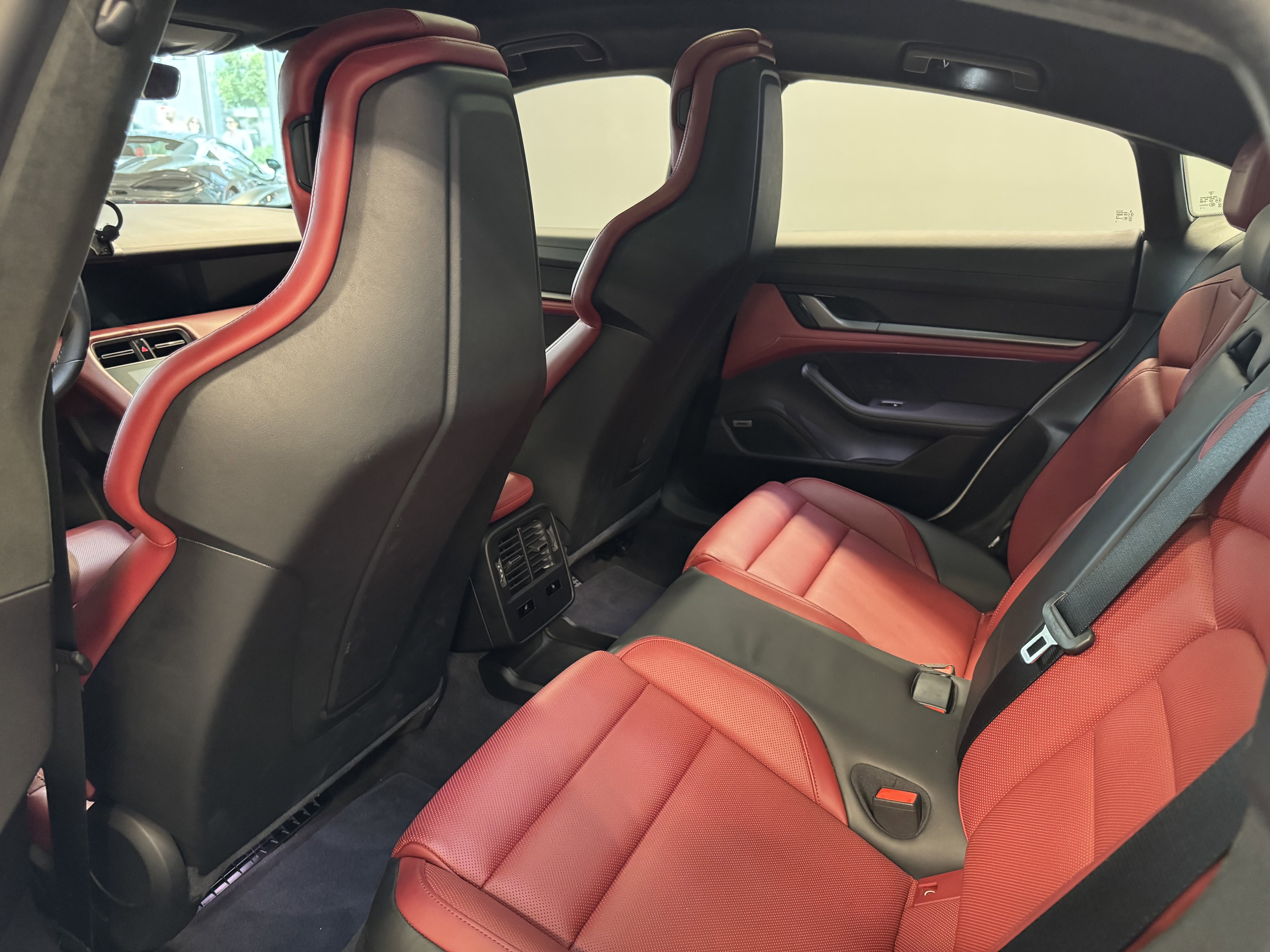 Used 2022 Porsche Taycan image 15