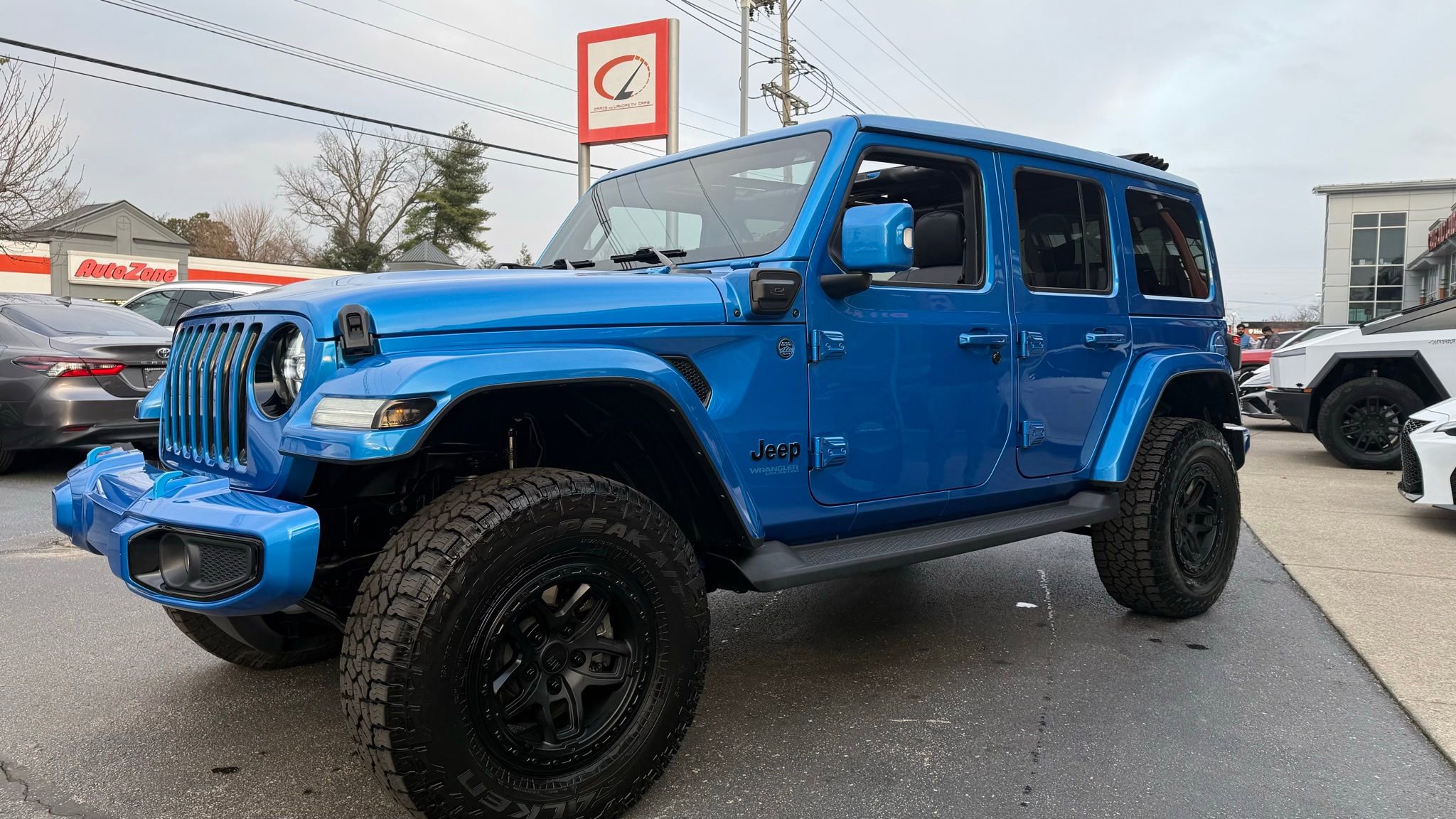 Used 2022 Jeep Wrangler Unlimited Sahara image 11