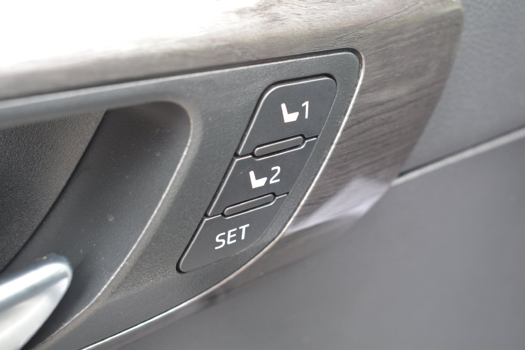 Used 2021 Toyota Highlander Platinum AWD/4WD image 8
