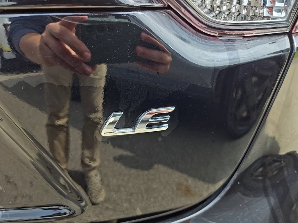 Used 2024 Toyota Corolla LE FWD image 5