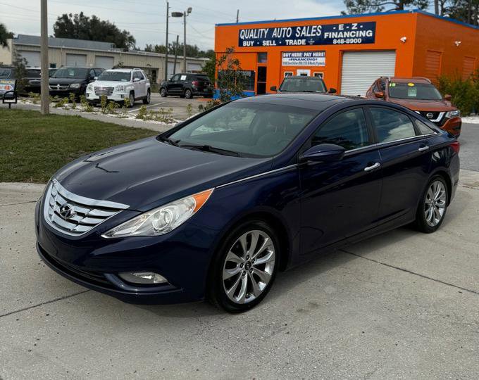 Used 2012 Hyundai Sonata SE w/ Navigation & Sunroof Pkg image 2