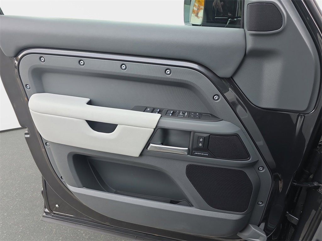 New 2026 Land Rover Defender 110 S image 29