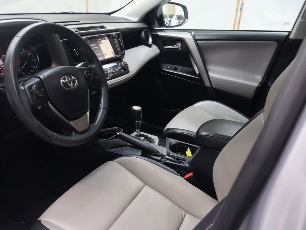 Used 2017 Toyota RAV4 Limited image 17