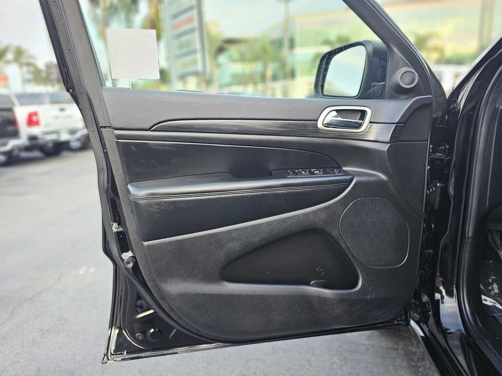 Used 2020 Jeep Grand Cherokee Altitude image 21