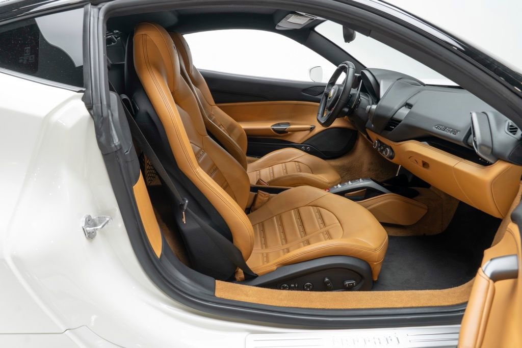 Used 2016 Ferrari 488 GTB RWD image 39