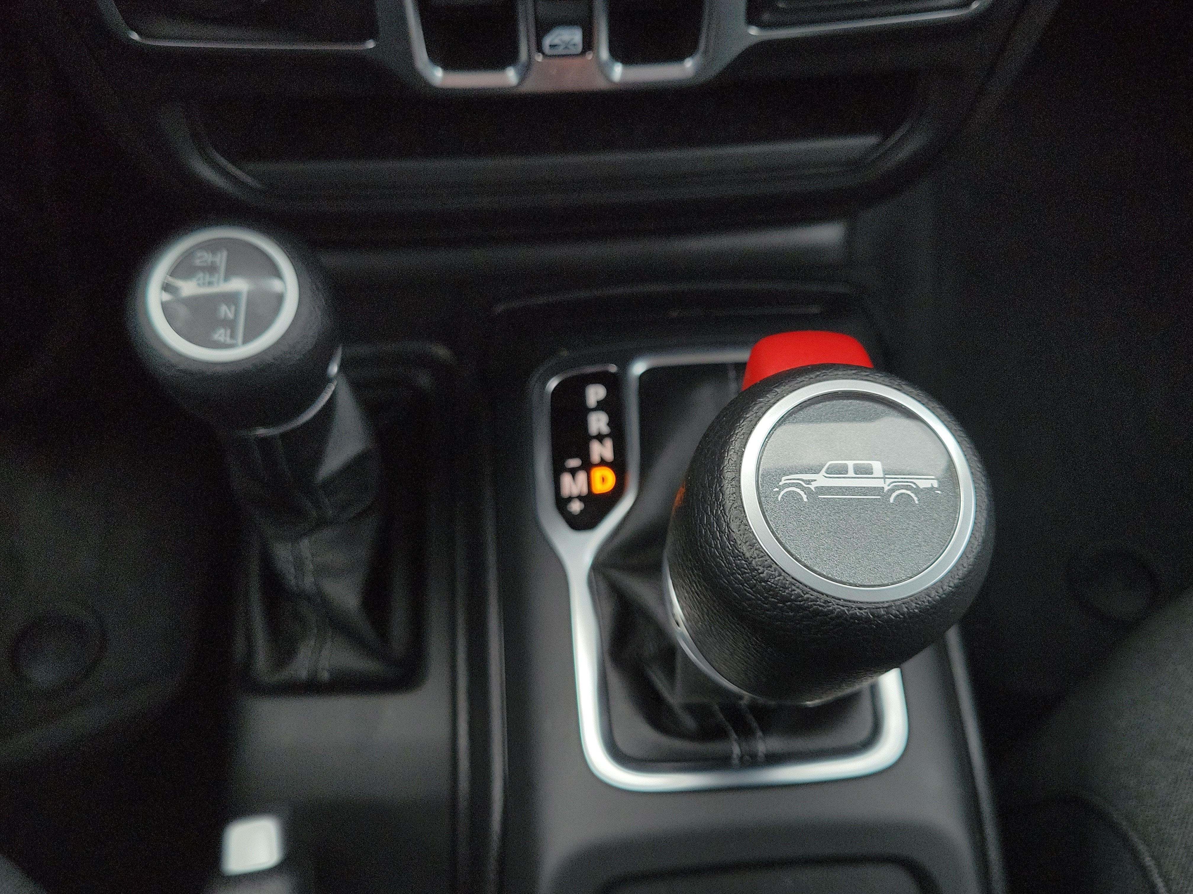 Used 2025 Jeep Gladiator Sport AWD/4WD image 25