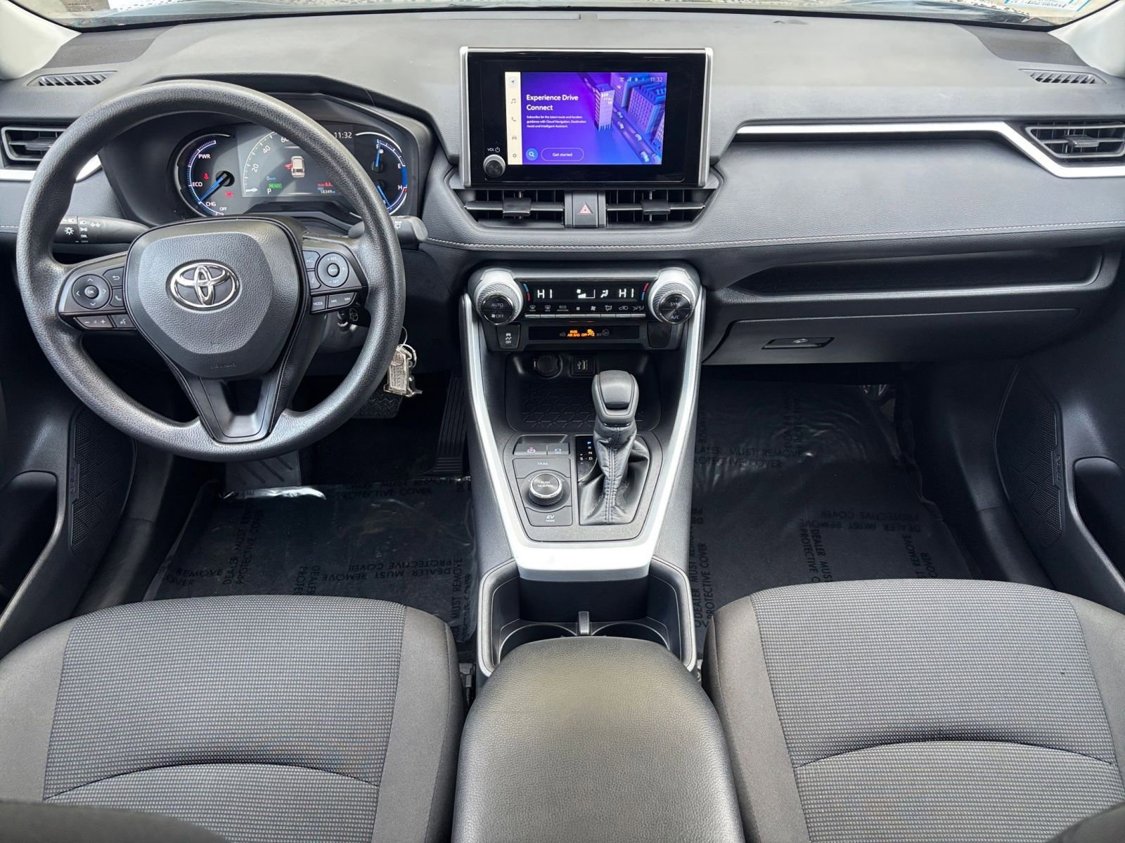 Used 2025 Toyota RAV4 LE image 29