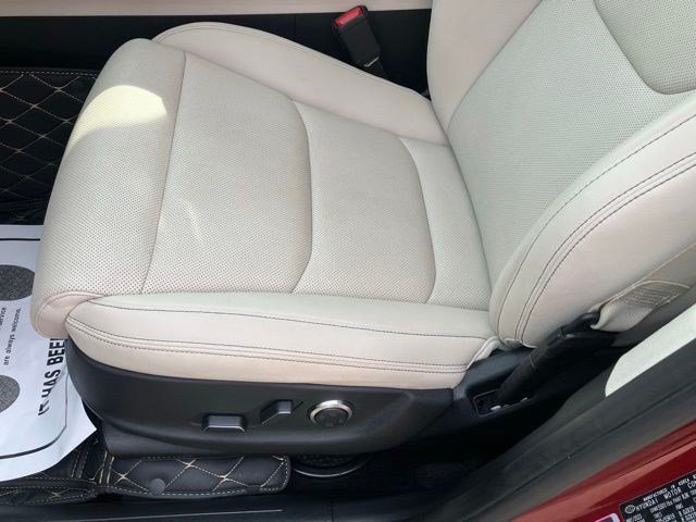 Used 2023 Genesis GV70 2.5T w/ Select Package AWD/4WD image 12