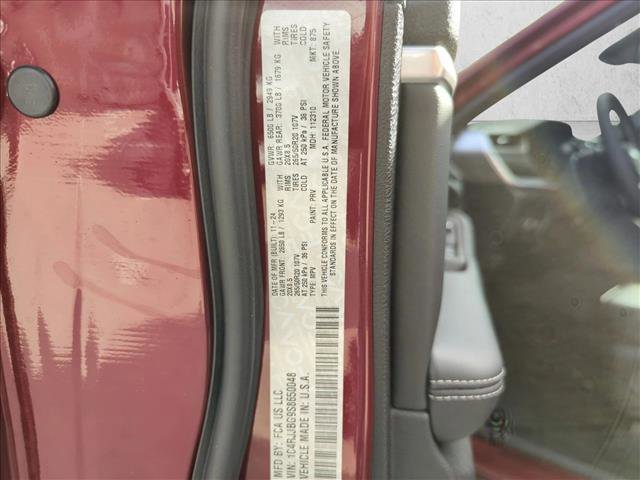 New 2025 Jeep Grand Cherokee L Limited w/ Black Appearance Package image 19